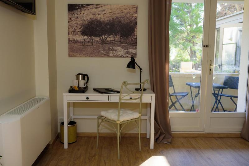 Superior Double or Twin Room with Terrace and Park View image 3
