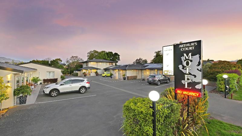 Arthur's Court Motor Lodge - image 13