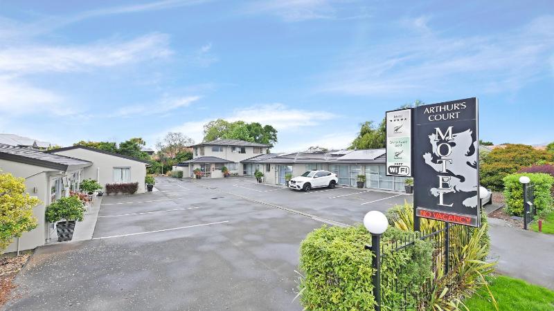 Arthur's Court Motor Lodge - image 29