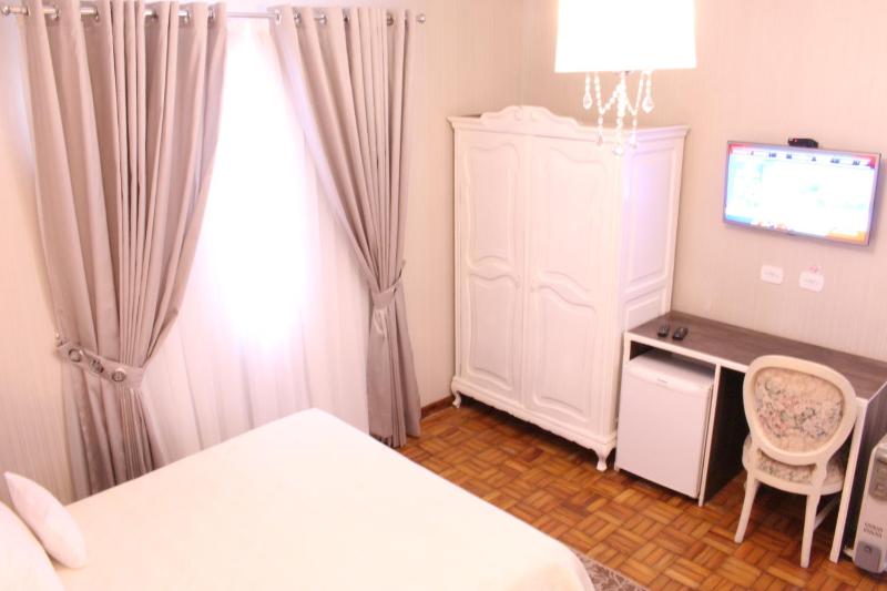 Quadruple Room image 2