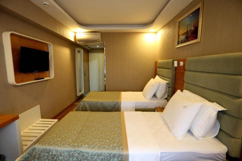 Double or Twin Room image 2