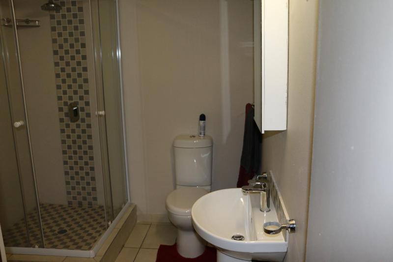 Double Room with Private Bathroom image 2