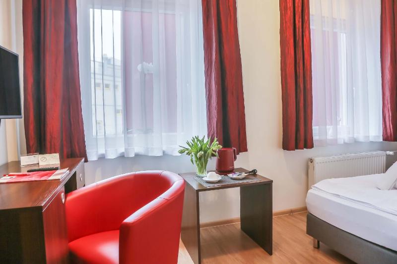 Standard Single Room image 1