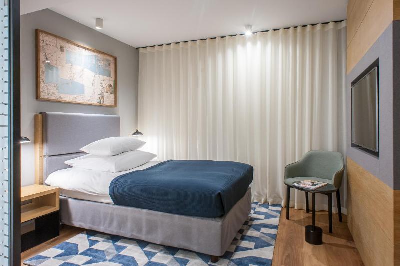 Classic Single Room image 4