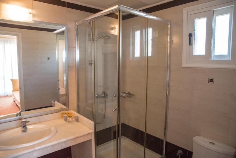 Family Suite with Sea View image 2
