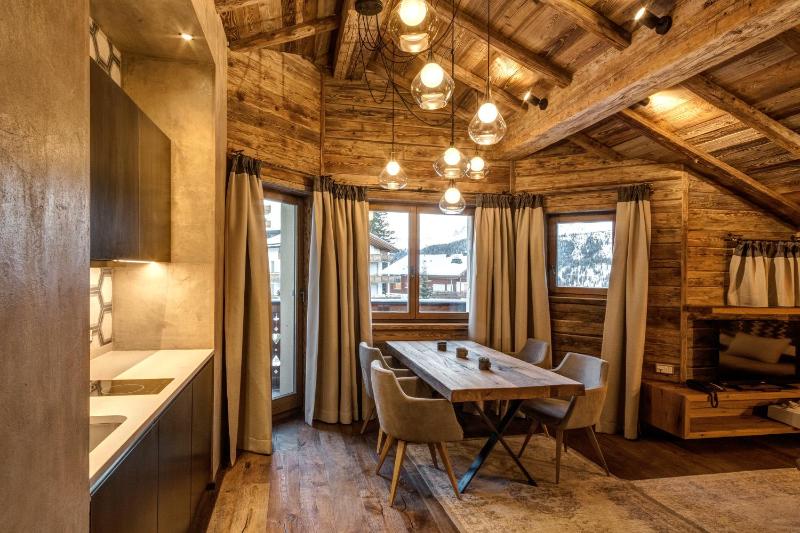 Luxury Suite image 2