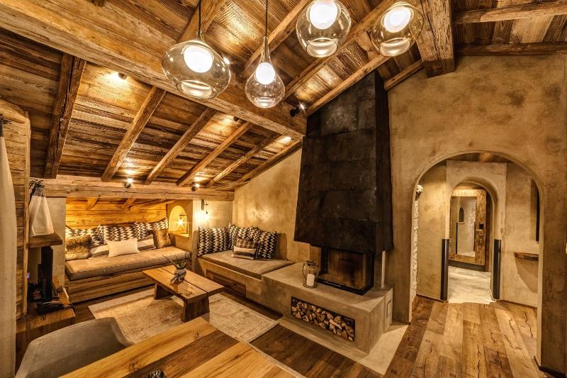 Luxury Suite image 3