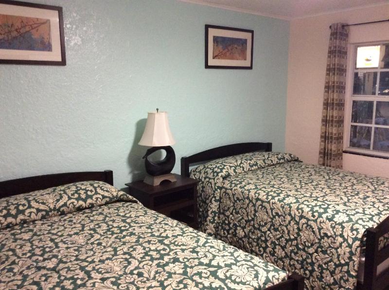 Double Room image 3