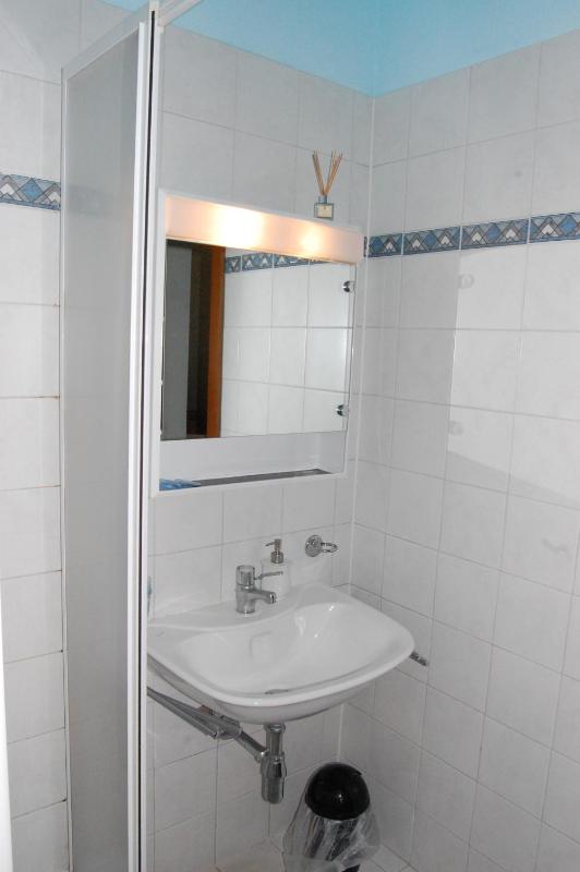Twin Room with Balcony image 3