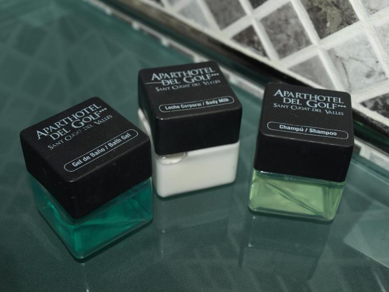 Standard One-Bedroom Apartment (1-2 Adults) image 2