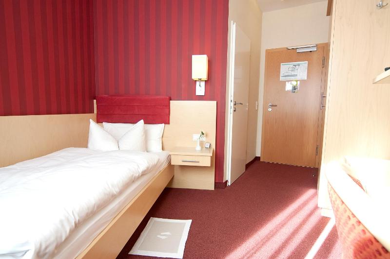 Standard Single Room image 1