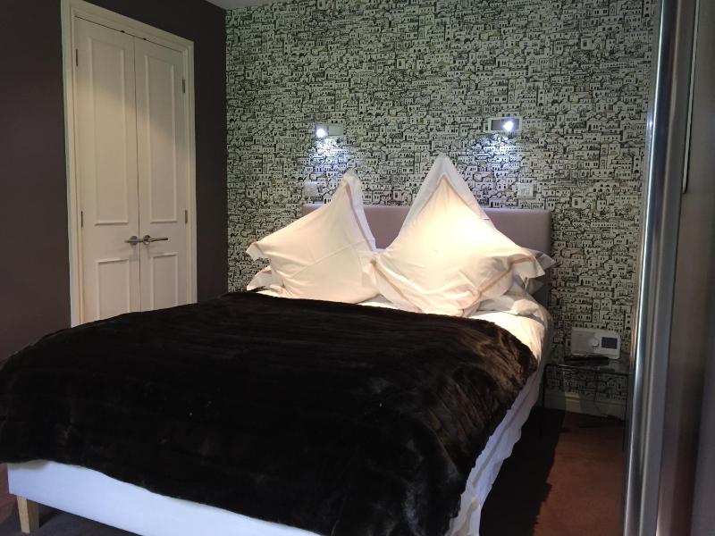 Superior Double Room image 3