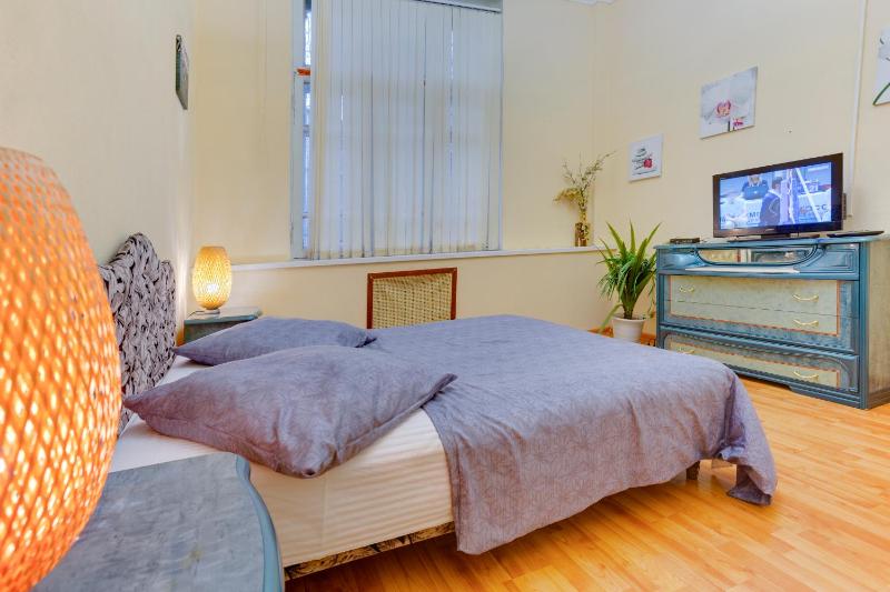 Standard Double Room with Shared Bathroom image 1