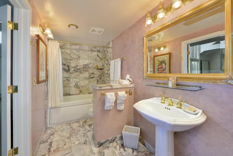 Carriage House Junior Suite image 1
