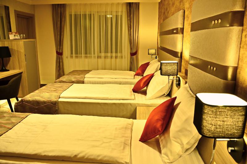 Triple Room image 3