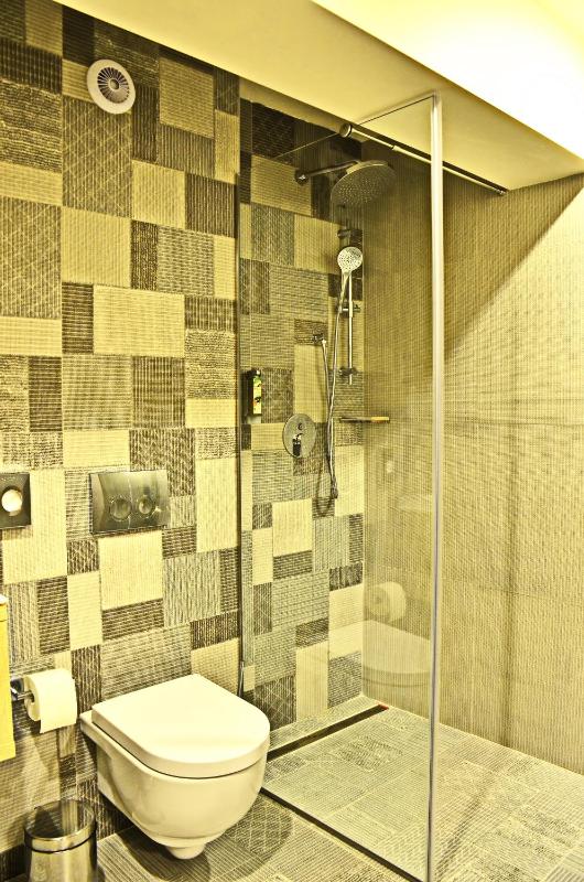 Superior Deluxe Double or Twin Room  image 2