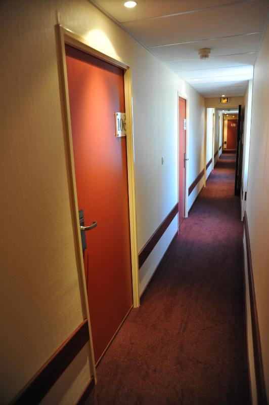 Double Room image 4