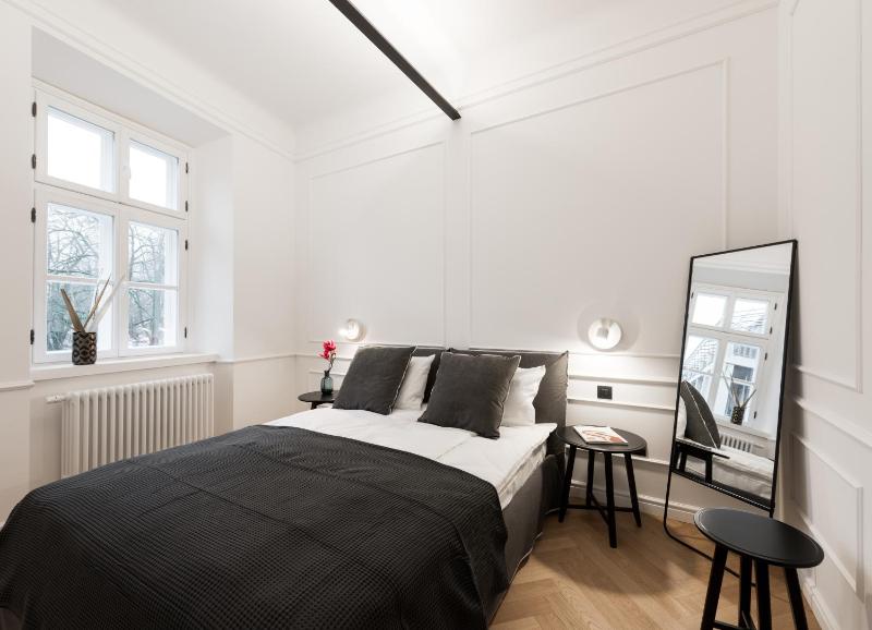 Deluxe Apartment image 2