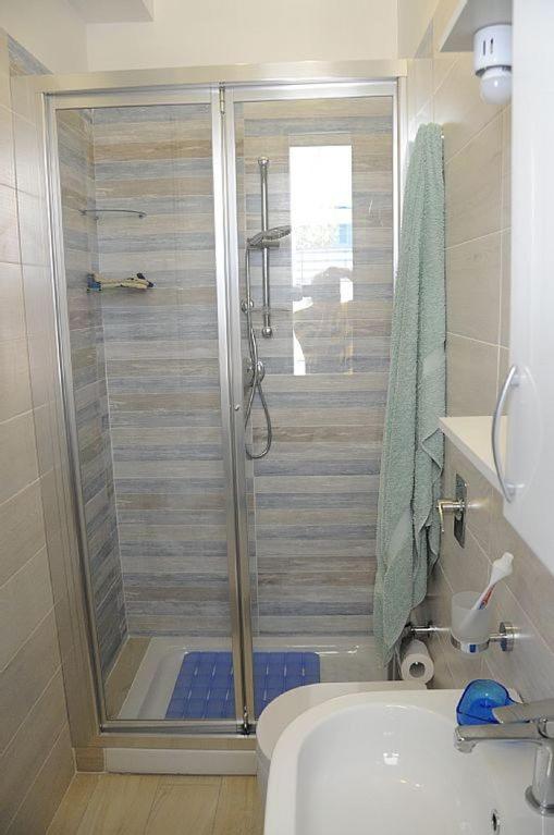 Two-Bedroom House image 4