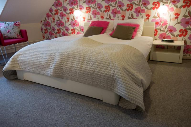 Standard Double Room image 2