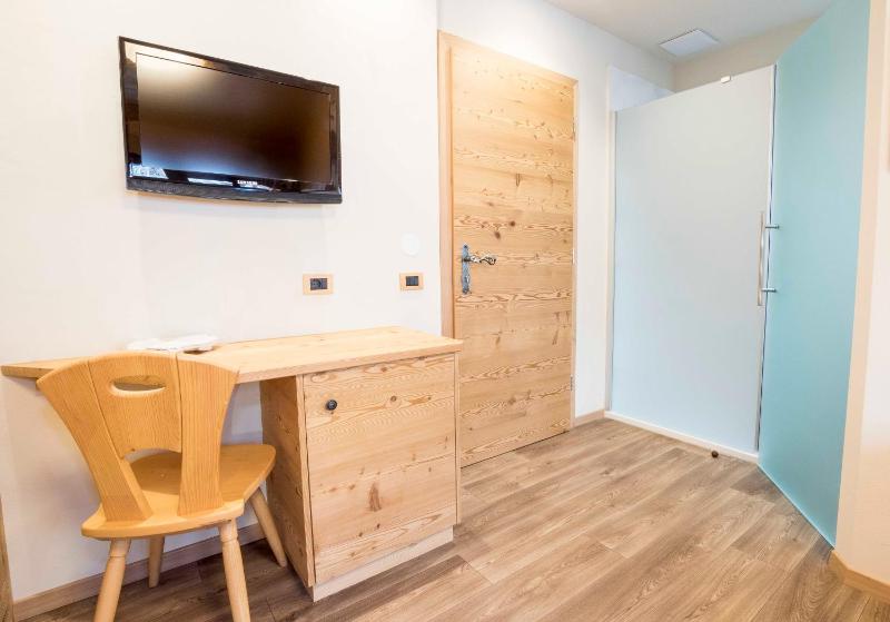 Double Room - Attic image 4