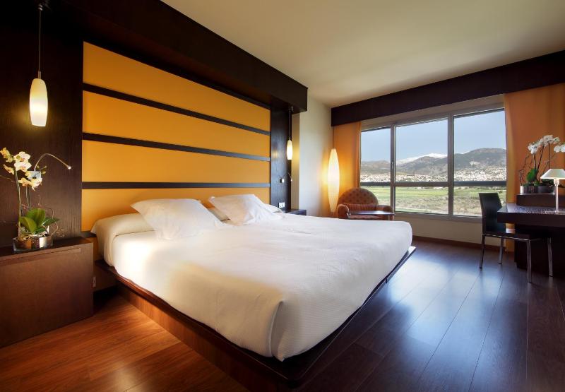 Twin Room image 1