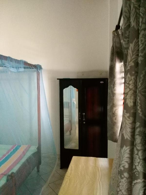 Sunnys Beach Guest House - image 17