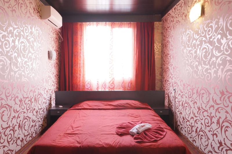 One-Bedroom Apartment image 2