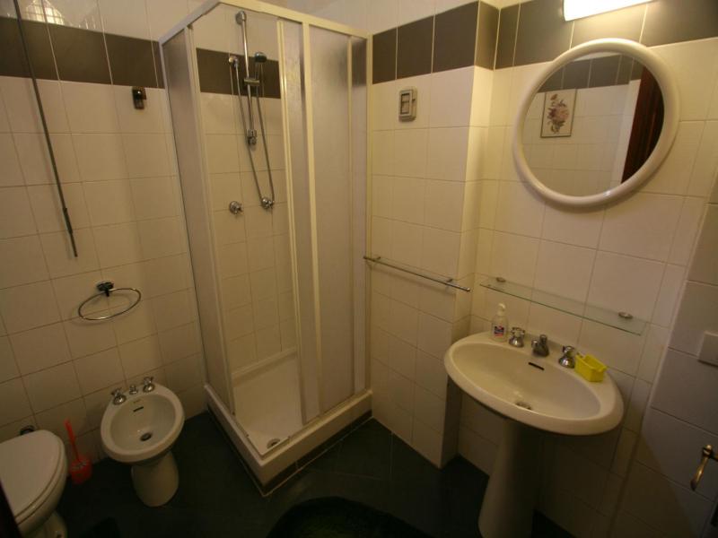 Triple Room with Private Internal Bathroom image 2