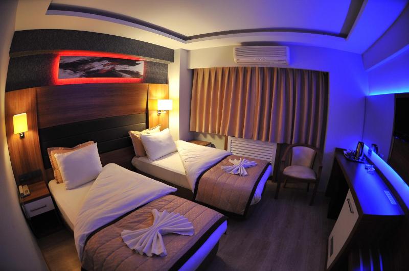 Single Room image 3