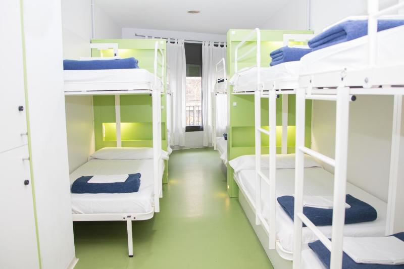 Bed in 10-Bed Mixed Dormitory Room image 3