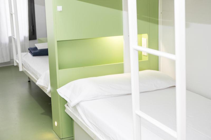 Quadruple Room with Shared Bathroom image 4