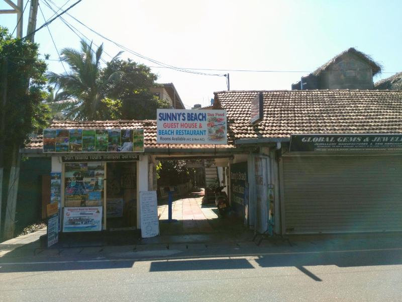 Sunnys Beach Guest House - image 12