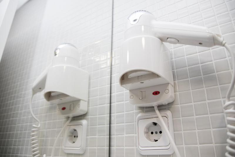 Bed in 4-Bed Mixed Dormitory Room with Private Bathroom image 3