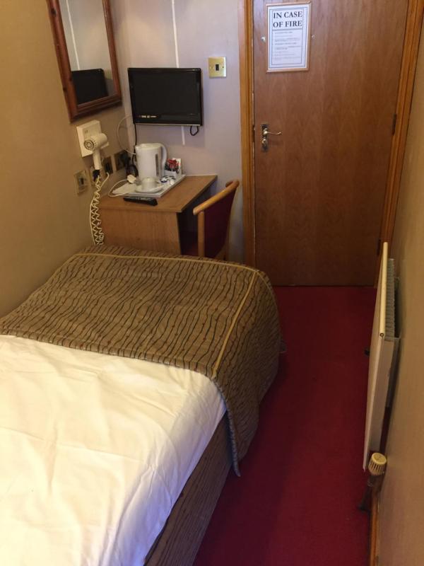 Budget Single Room image 4