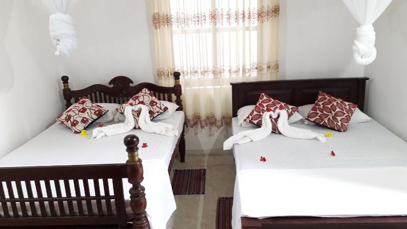 Colonial Bungalow - image 21