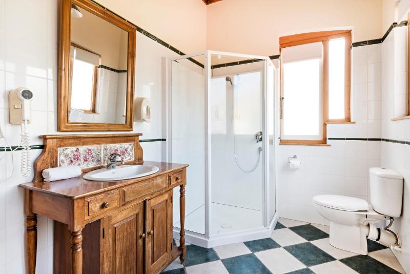Halswell Lodge - image 8