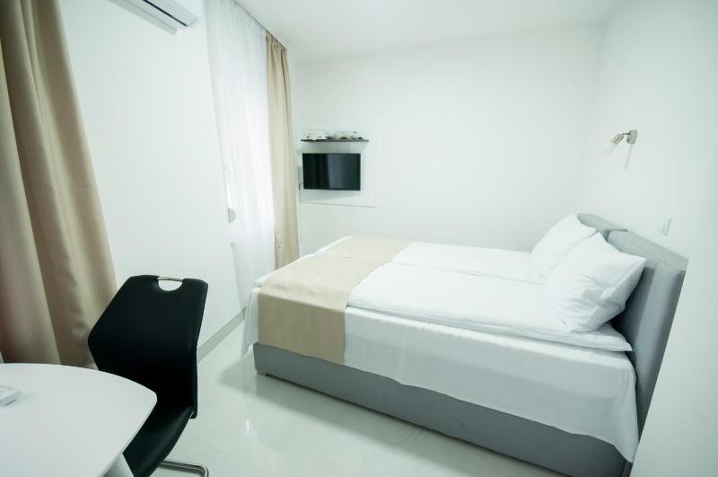 Apartment with Terrace image 3