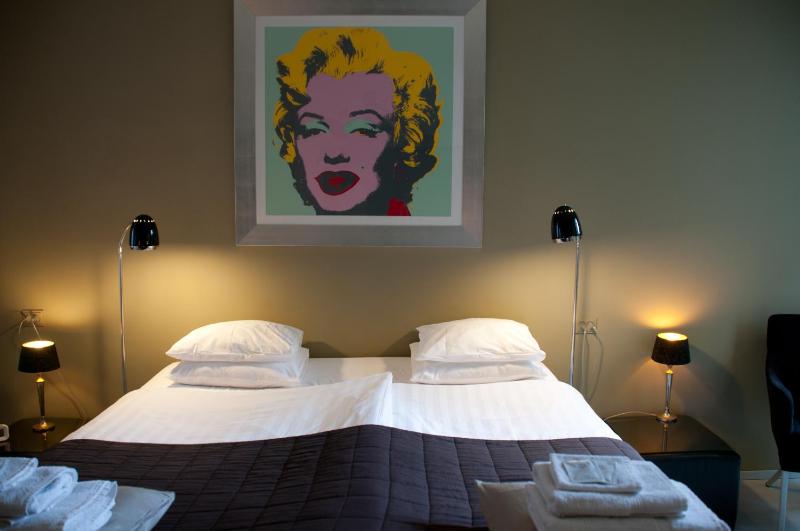 Twin/Double Room Ground Floor image 4