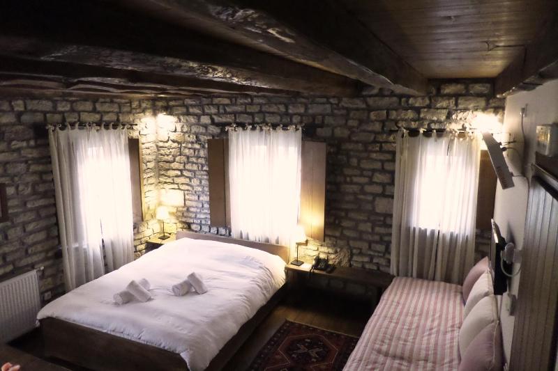 Deluxe Double Room image 3