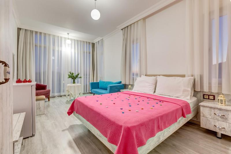 Deluxe Room image 4