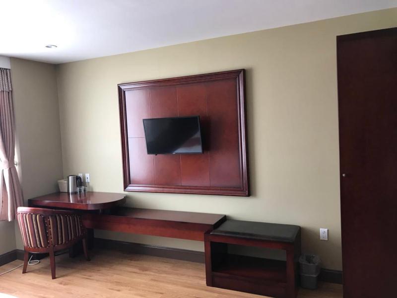 King Room image 2