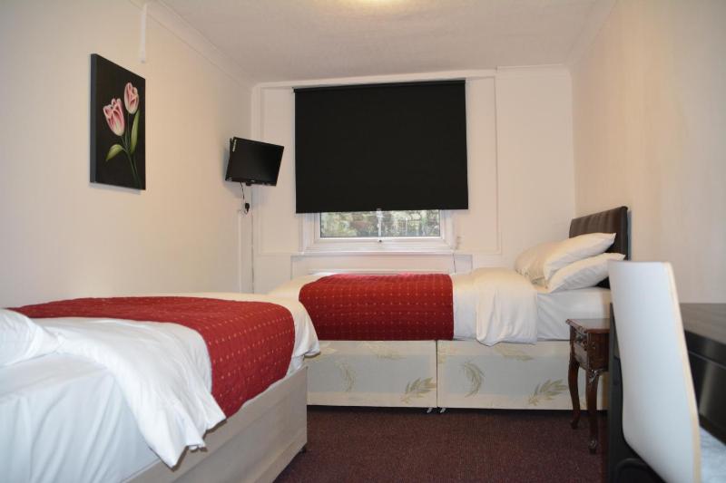 Family Double Room image 3