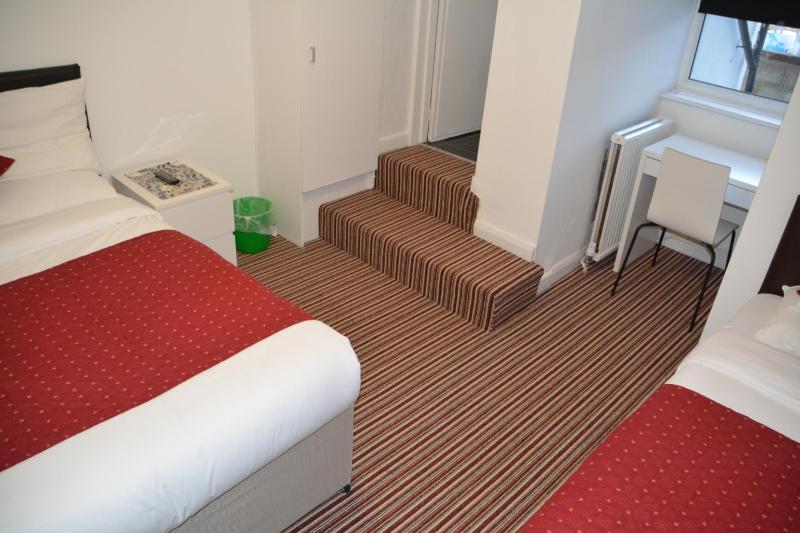 Family Room image 2