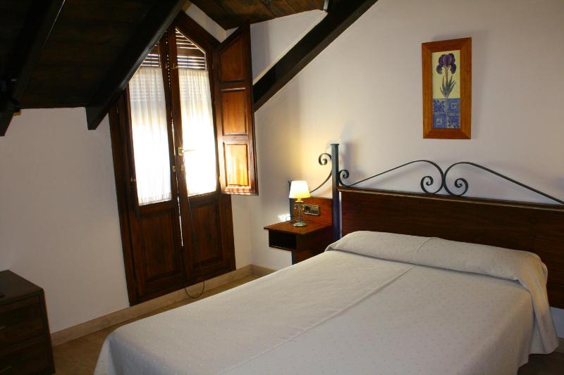 Double Room image 4