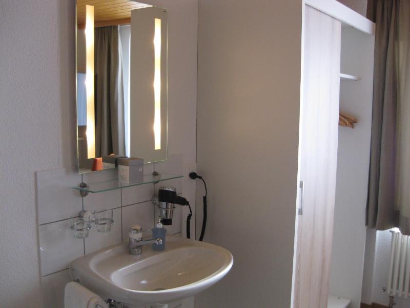 Single Room with Shared Shower and Toilet - Separate Building image 4
