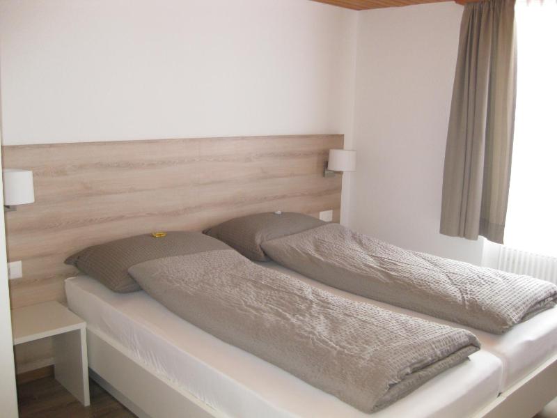 Double Room with Shared Bathroom - Separate Building image 1