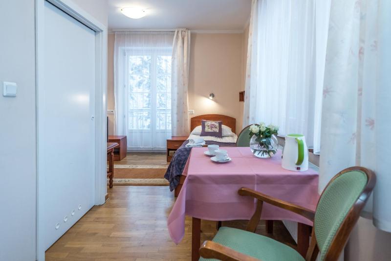 Double Room with Private Bathroom image 4