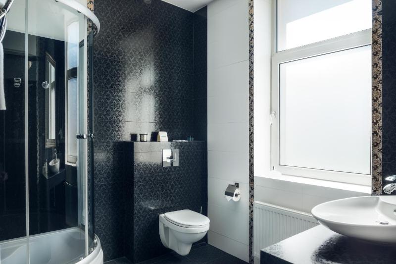 Double Room image 1