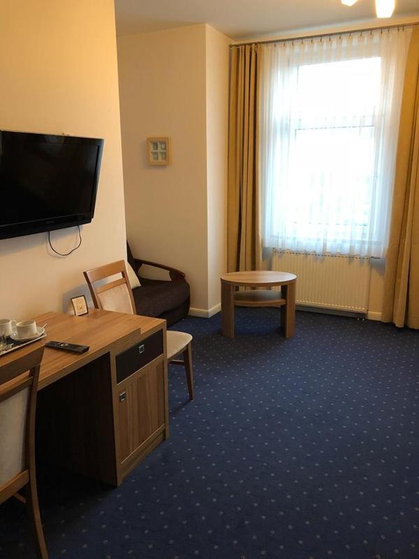 Triple Room image 2